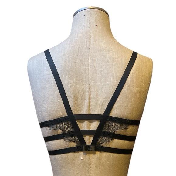 Lace Push-up Bra by Victoria’s Secret - Picture 4 of 7